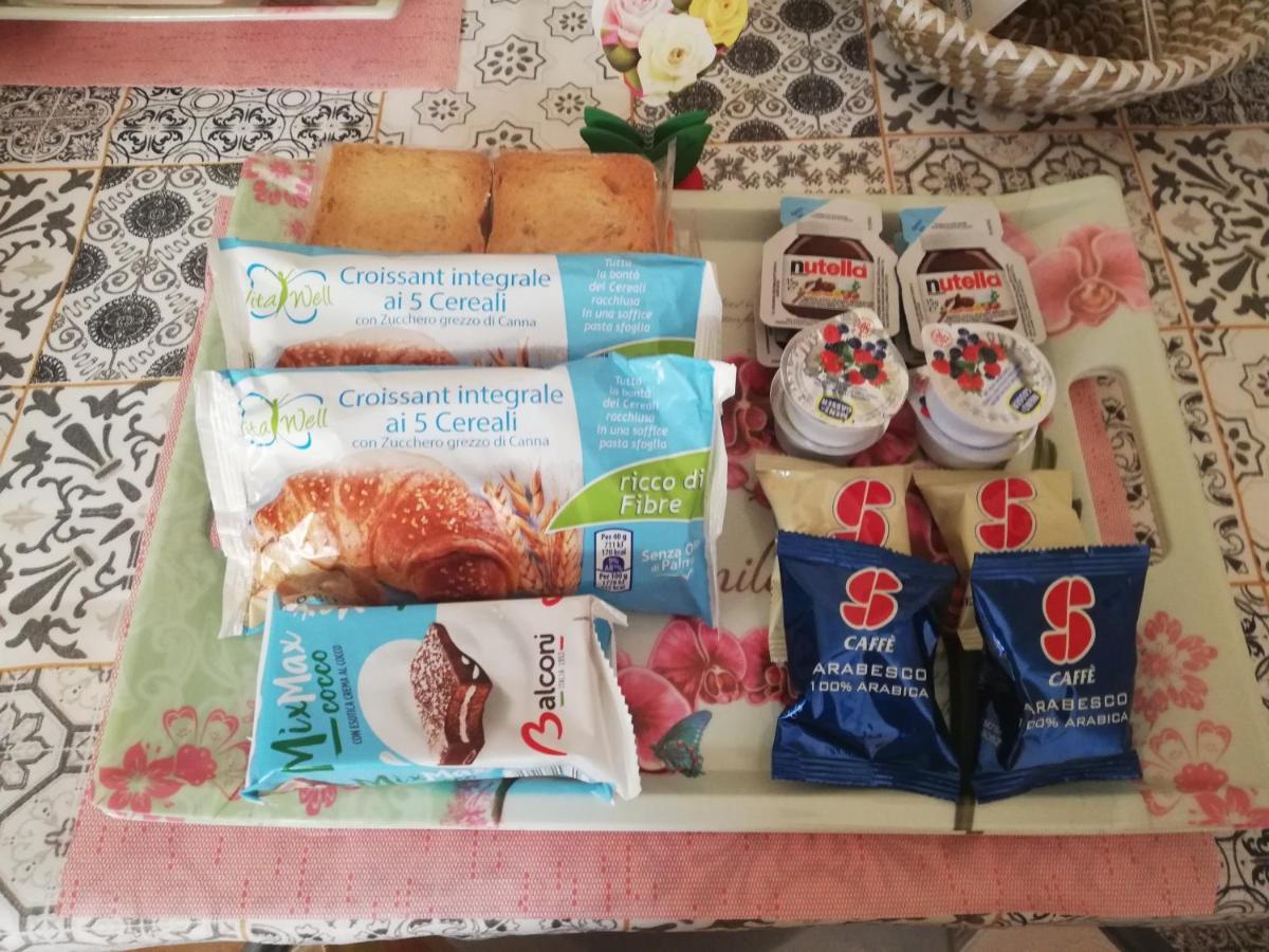 B&B Sotto Le Torri Albenga Zewnętrze zdjęcie